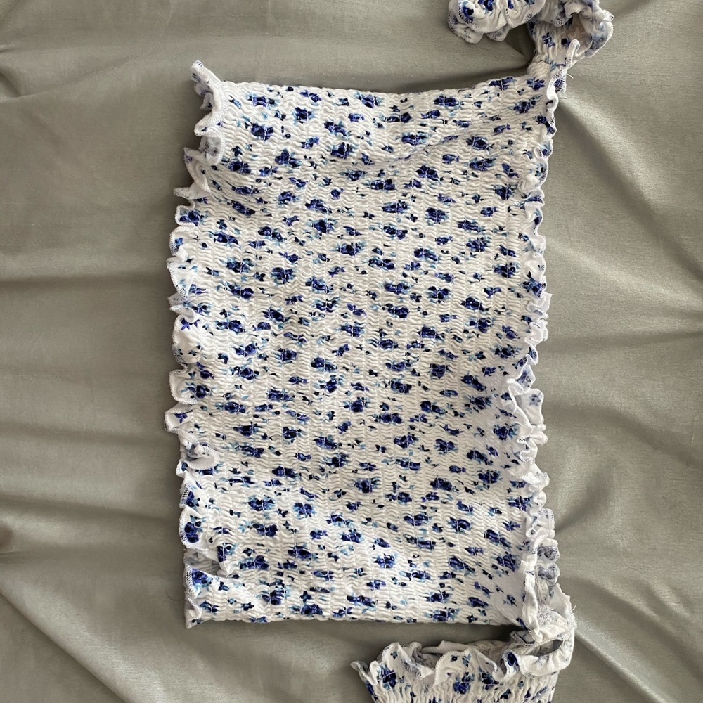 PacSun off the shoulder crop top